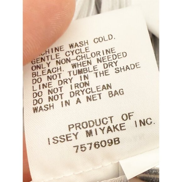 PLEATS PLEASE ISSEY MIYAKE BASICS in LIGHT GRAY OS - Picture 5 of 5